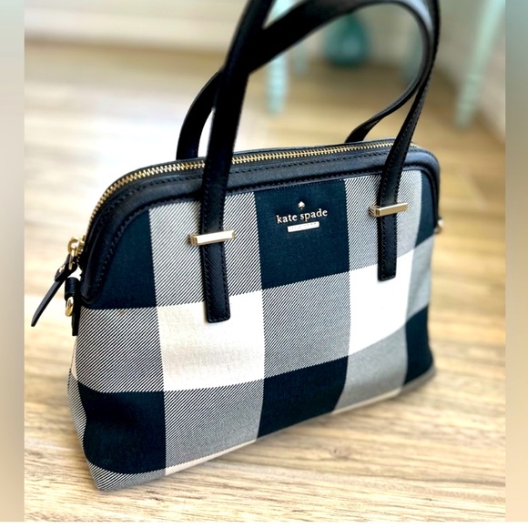 kate spade Handbags - KATE SPADE BLACK AND WHITE BUFFALO PLAID CROSSBODY W/ STRAP EUC.